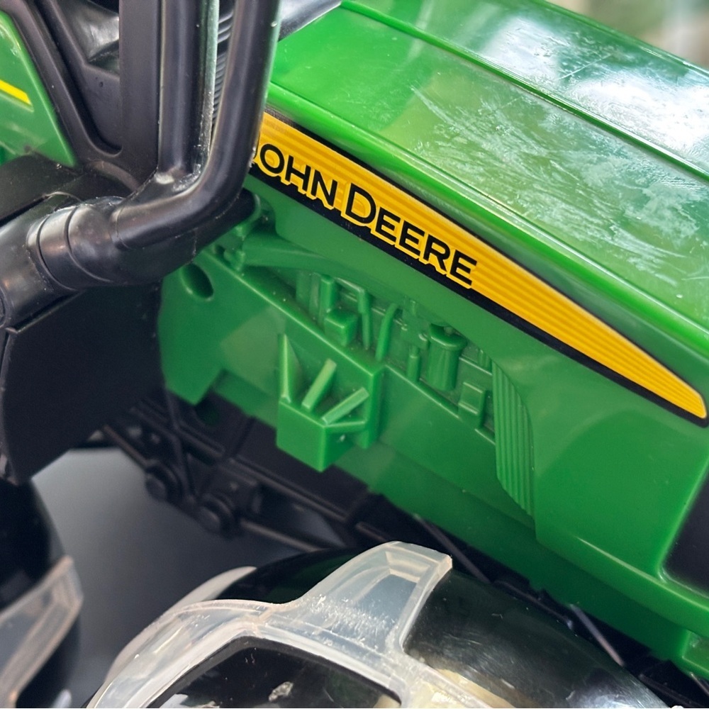 John Deere tractor with light up wheels. Like new condition. - Picture 6 of 6